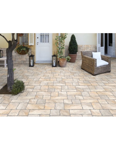 Dettaglio piastrella gres porcellanato effetto pietra beige 30x60