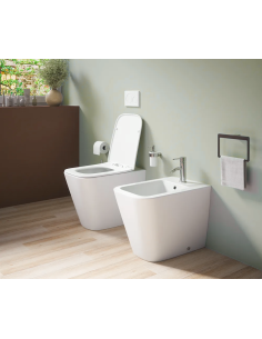 Coppia Sanitari Filomuro Cubik con coprivaso Soft-close